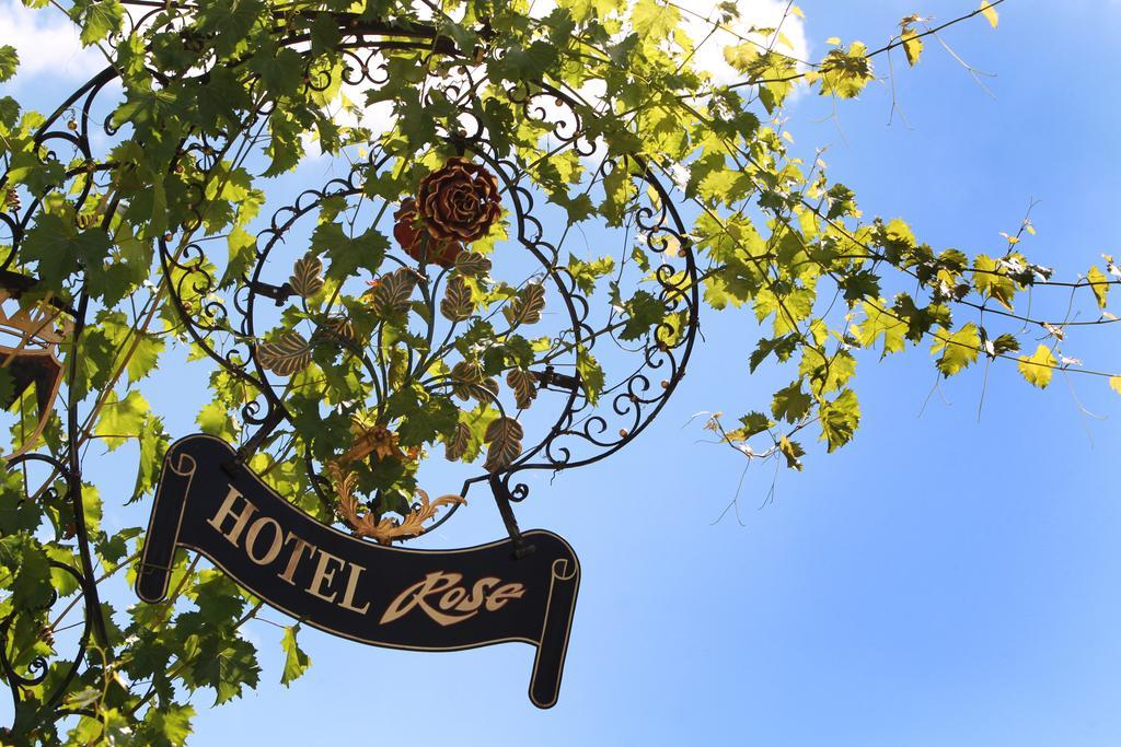 Rose Hotel 3*