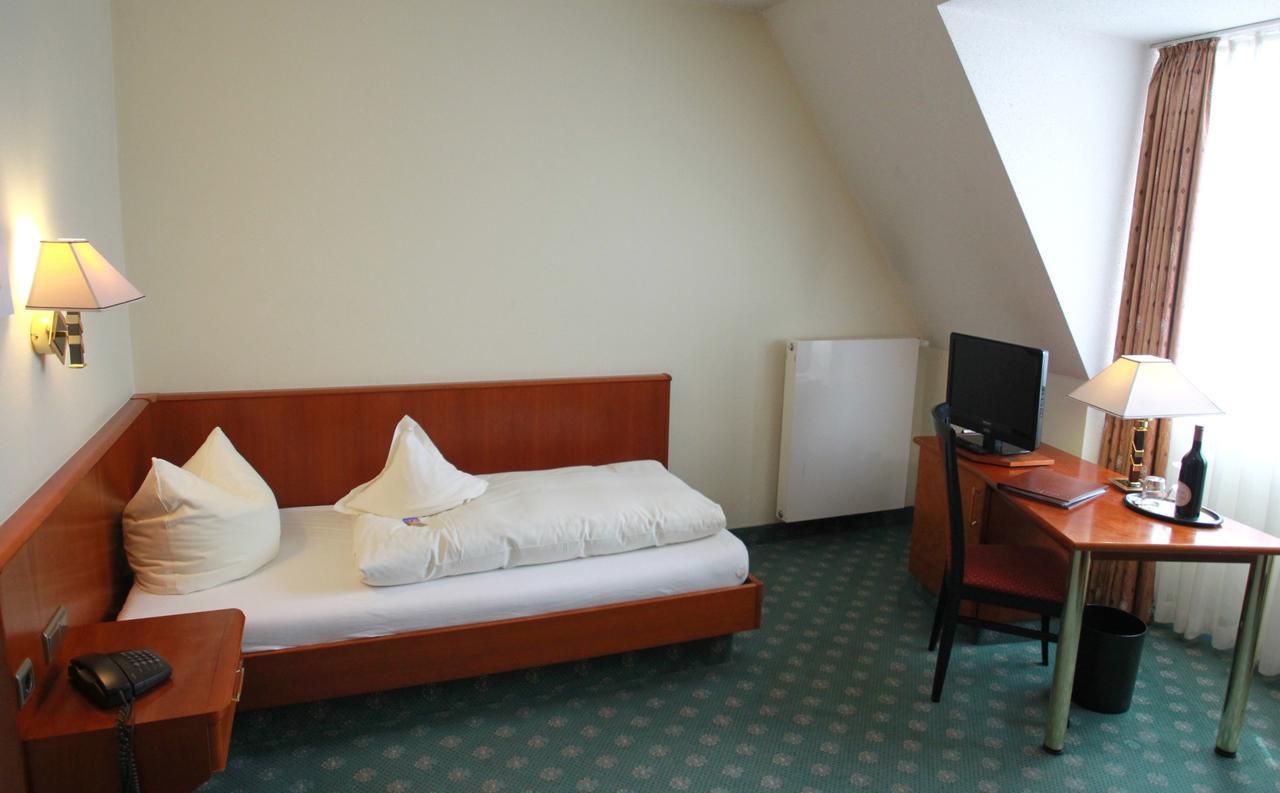 Rose Hotel 3*